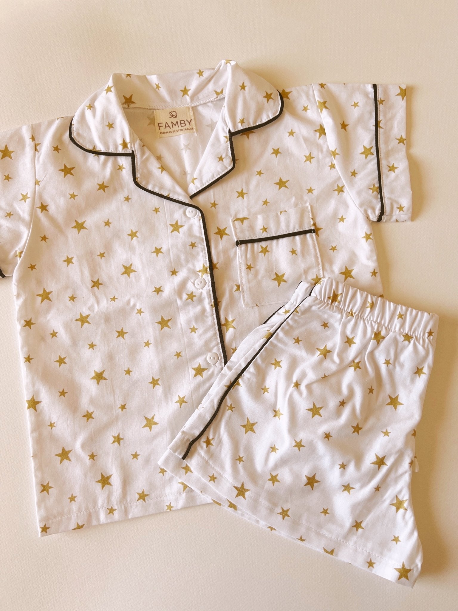 Pijama Infantil Estrellas Gold Fondo Blanco - fambypj