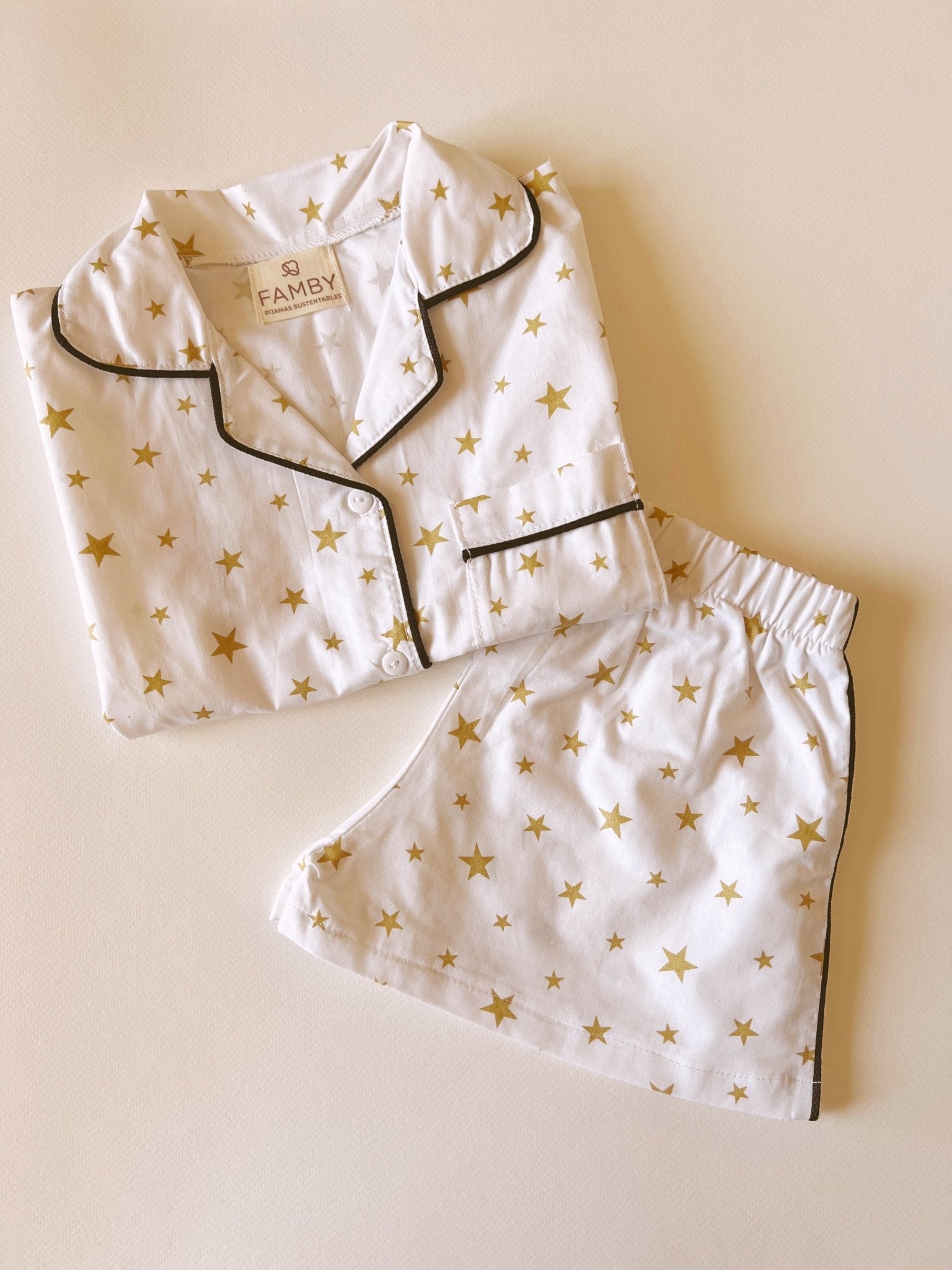 Pijama Infantil Estrellas Gold Fondo Blanco - fambypj